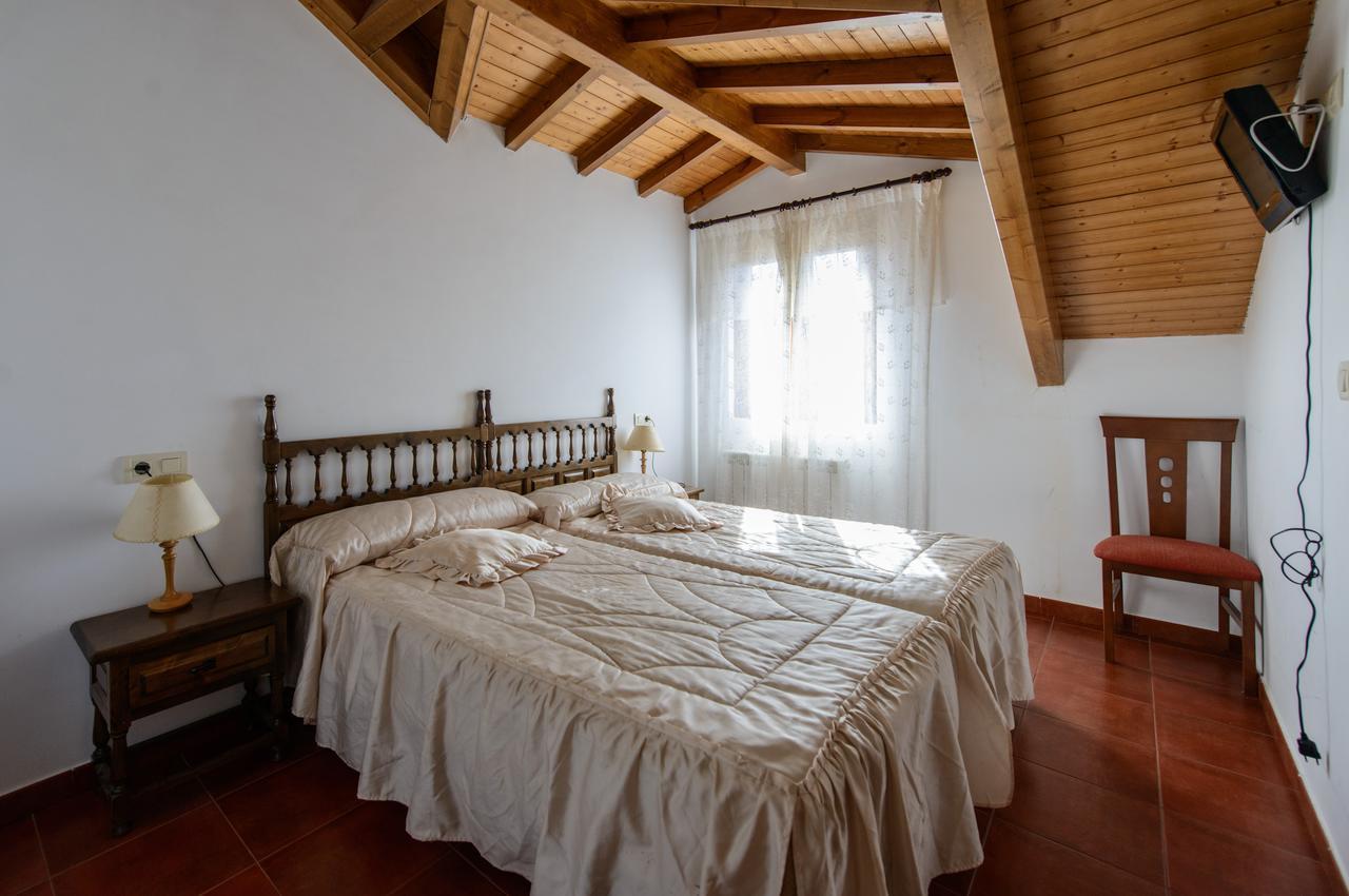 Hostal Camino Real Кальсадилья-де-ла-Куэса Экстерьер фото